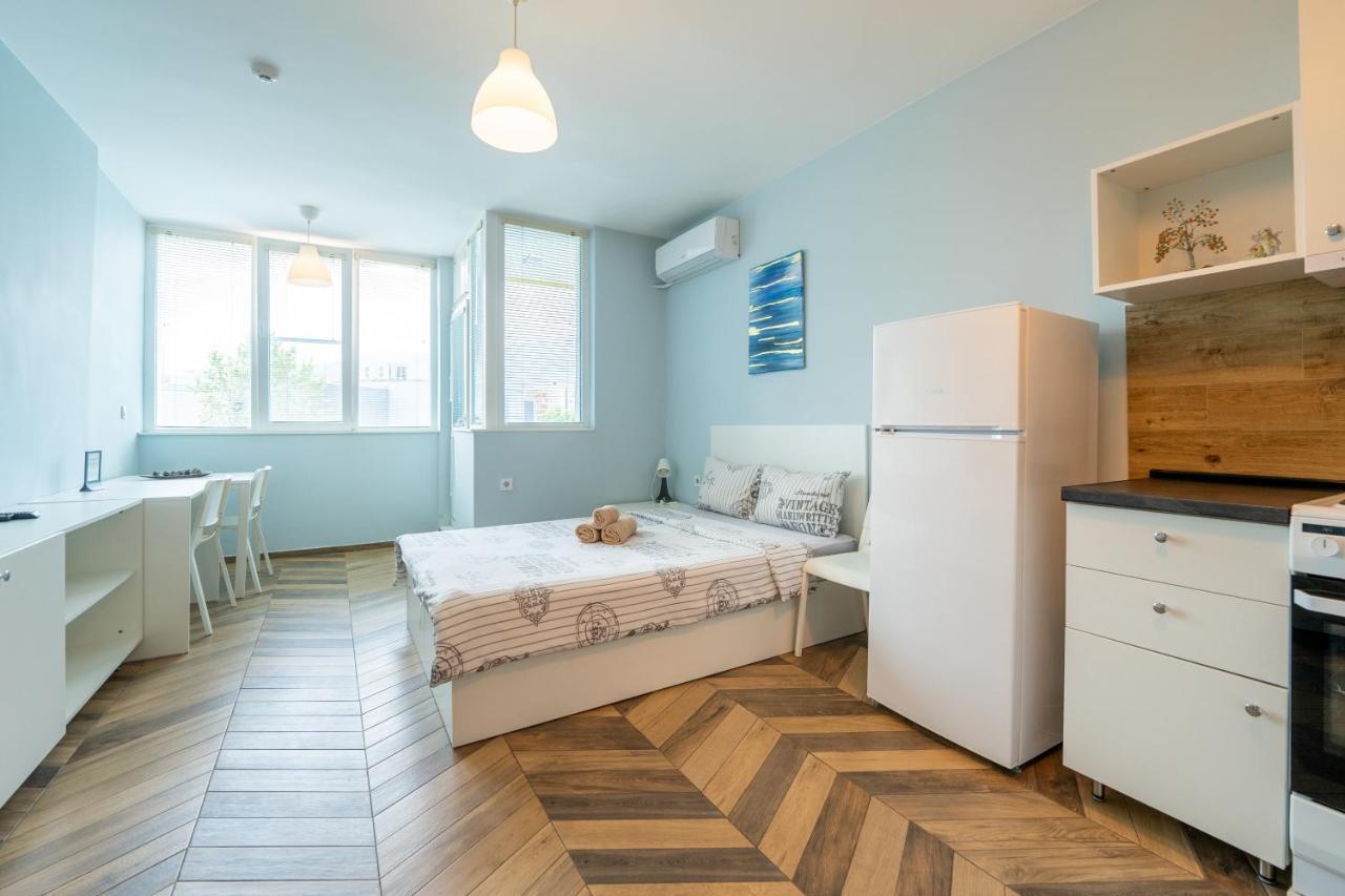 Cozy Little Apartment In Studentski Grad Sofia Luaran gambar