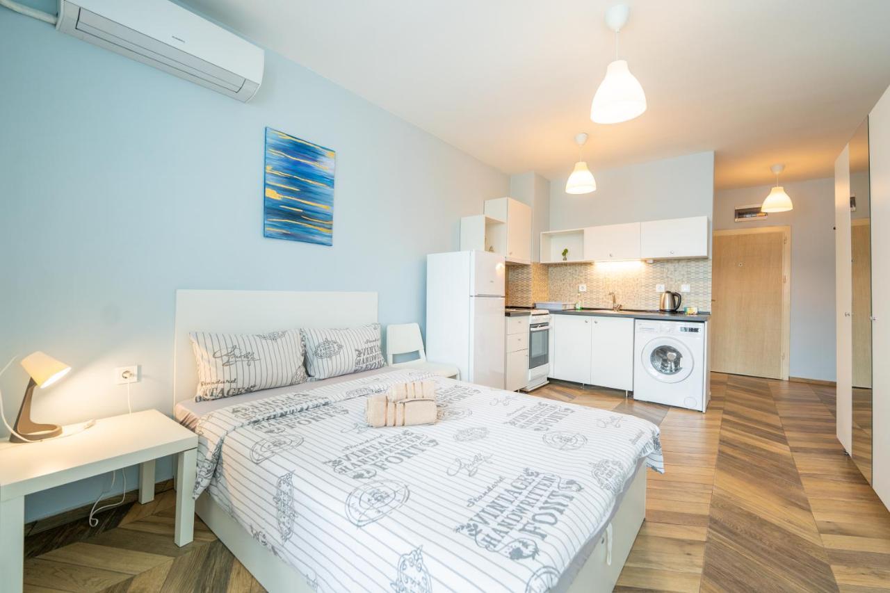 Cozy Little Apartment In Studentski Grad Sofia Luaran gambar